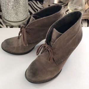 Indigo by Clark’s booties size 8